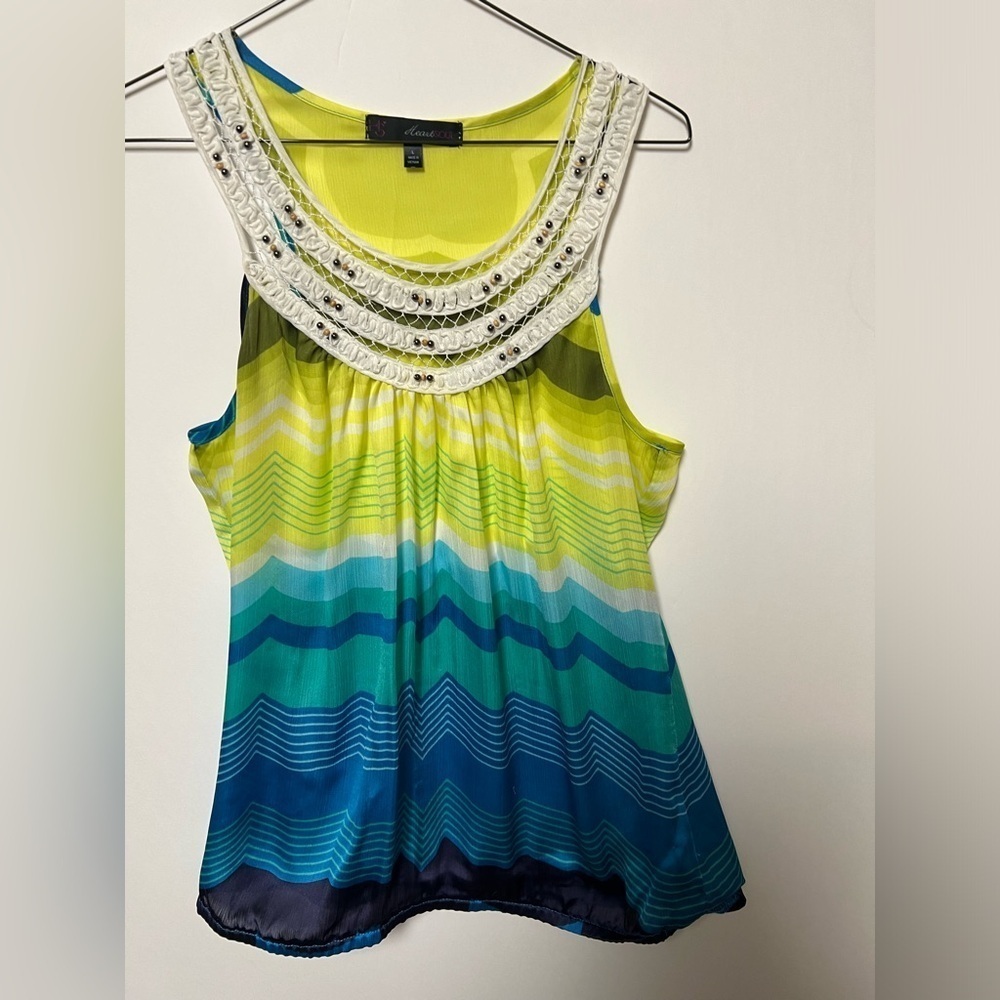 HEARTSOUL SLEEVELESS BLUE/GREEN/YELLOW/WHITE SIZE L BEADED NECK TOP